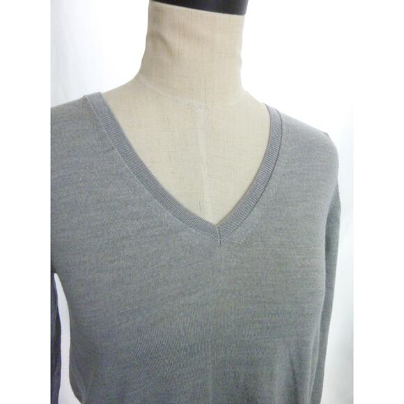 Banana Republic Gray V-Neck Merino Wool Sweater S - Picture 4 of 6